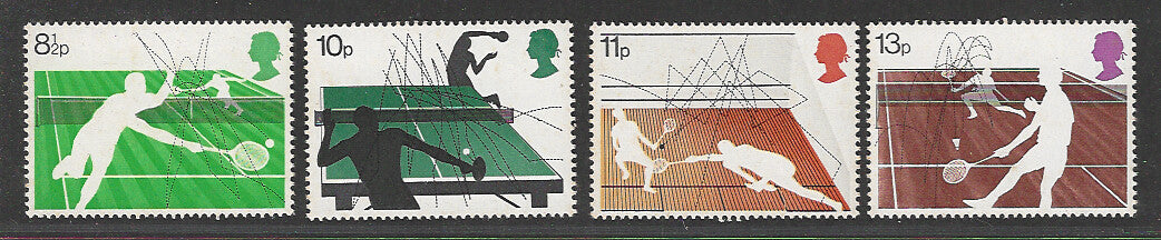 Great Britain Stamps, Complete Set of 4 Values, Mint, Backside Few Stains - VVV00628