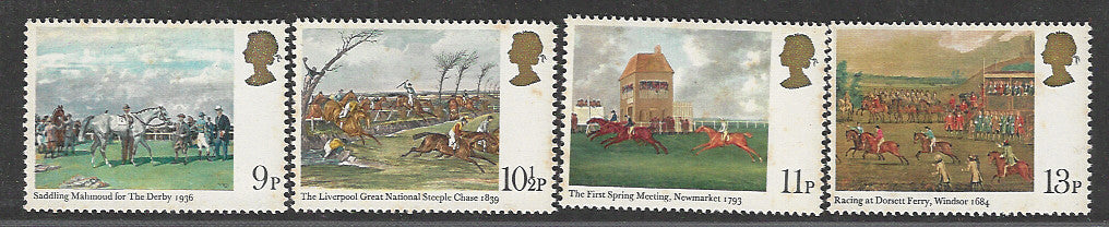 Great Britain Stamps, Complete Set of 4 Values, Mint, Backside Few Stains - VVV00630