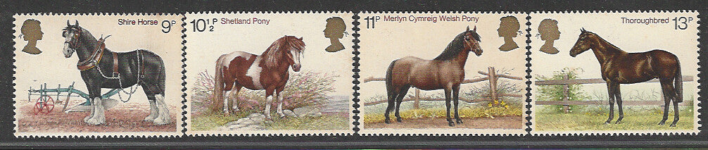 Great Britain Stamps, Complete Set of 4 Values Horses, Mint, Backside Few Stains - VVV00664