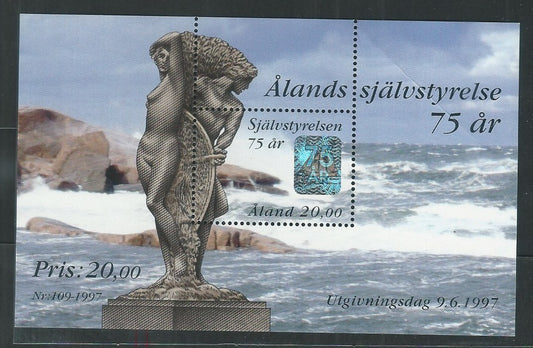Aland Staps miniature Sheet - Hologram - Art Sculpture , Odd Variety - Hologram - Hold - DS9220