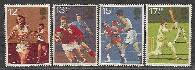 Great Britain Stamps, Complete Set of 4 Values, Mint, Backside Few Stains - VVV00641