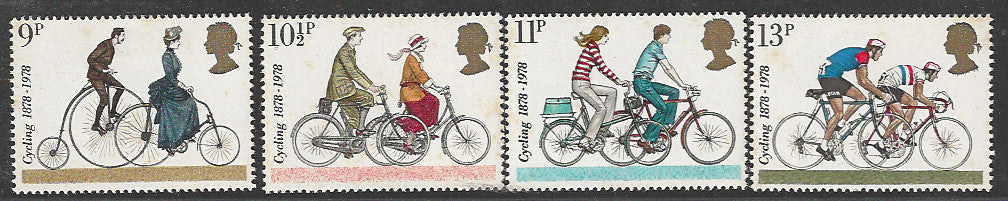 Great Britain Stamps, Complete Set of 4 Values, Mint, Backside Few Stains - VVV00659
