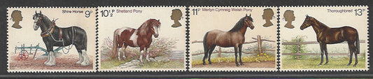 Great Britain Stamps, Complete Set of 4 Values Horses, Mint, Backside Few Stains - VVV00664